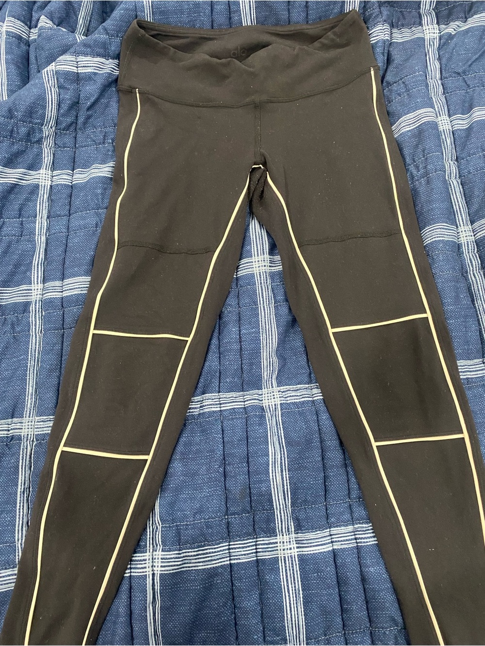 ALO Yoga Black Leggings with Cream Contrast Piping